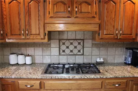 Kitchen - 1701 E 14th St, Pittsburg, KS 66762 photo 7 of 9