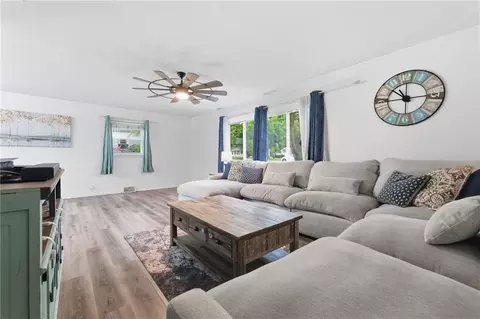 8109 E 99th Ter, Kansas City, MO 64134