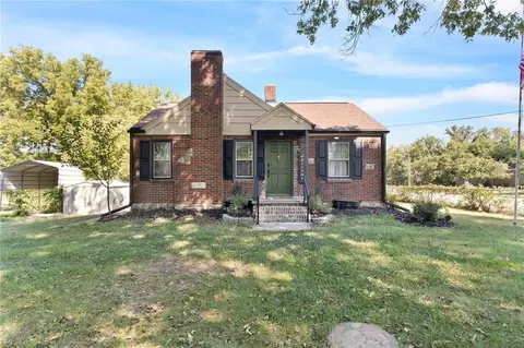 709 N Allen Rd, Independence, MO 64050