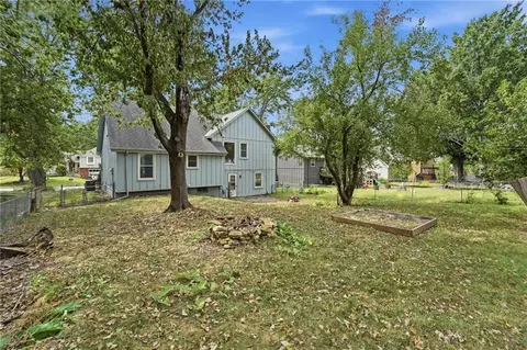 Exterior - 2004 E 144th Ter, Olathe, KS 66062 photo 3 of 4
