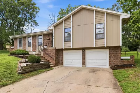 1718 E 97th Ter, Kansas City, MO 64131