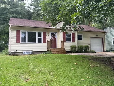 5314 Linden St, Roeland Park, KS 66205