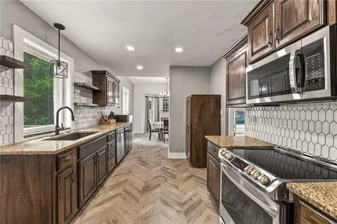 Kitchen - 1432 W Walnut St, Independence, MO 64050 photo 4 of 4