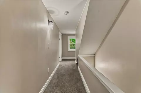 Entry Way - 1432 W Walnut St, Independence, MO 64050 photo 3 of 4