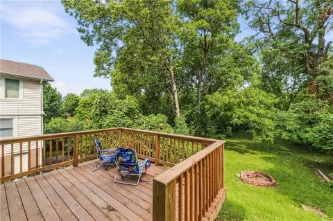 Exterior - 1432 W Walnut St, Independence, MO 64050 photo 10 of 13