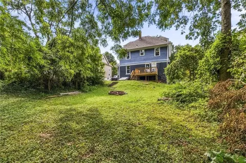 Exterior - 1432 W Walnut St, Independence, MO 64050 photo 5 of 13
