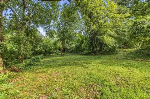Exterior - 1432 W Walnut St, Independence, MO 64050 photo 4 of 13