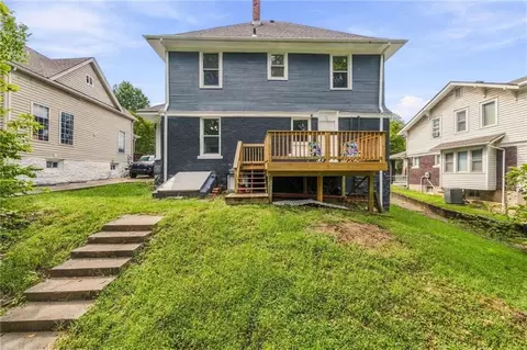 Exterior - 1432 W Walnut St, Independence, MO 64050 photo 3 of 13
