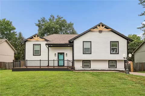 309 NE Brookwood Dr, Blue Springs, MO 64014