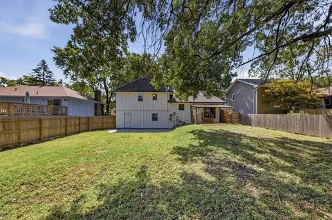 Exterior - 508 Mark Ln, Belton, MO 64012 photo 6 of 7
