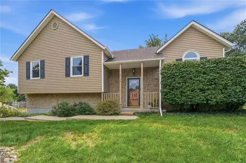2109 3rd St, Lees Summit, MO 64063