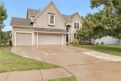 25046 W 150 Ct, Olathe, KS 66061