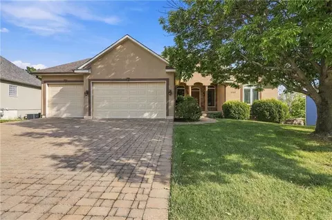 4957 S Park Ridge Dr, Blue Springs, MO 64015