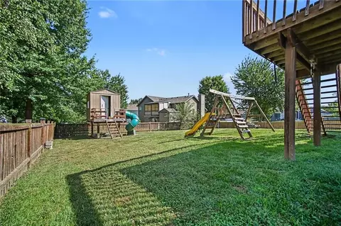 Exterior - 1108 E 18th St, Kearney, MO 64060 photo 4 of 7