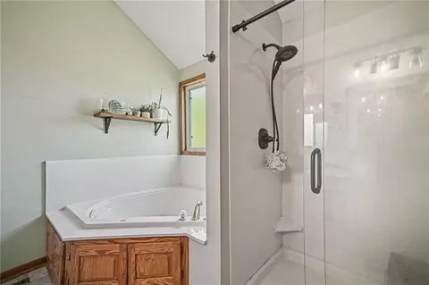 Bath - 1108 E 18th St, Kearney, MO 64060 photo 2 of 4