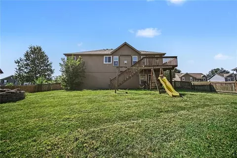 Exterior - 1108 E 18th St, Kearney, MO 64060 photo 2 of 7