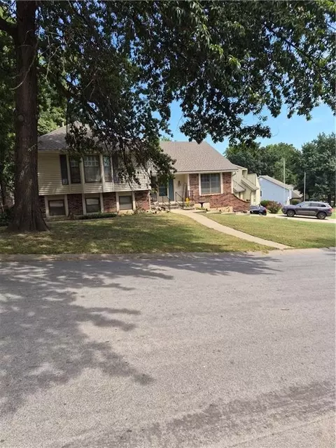 Exterior - 18500 E 27th St, Independence, MO 64057 photo 1 of 14