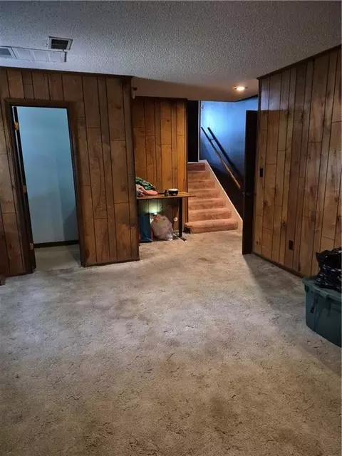 Entry Way - 18500 E 27th St, Independence, MO 64057 photo 5 of 6
