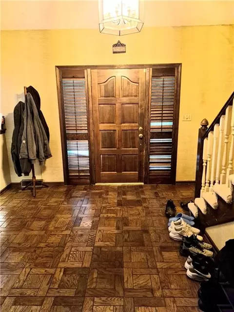 Entry Way - 18500 E 27th St, Independence, MO 64057 photo 2 of 6