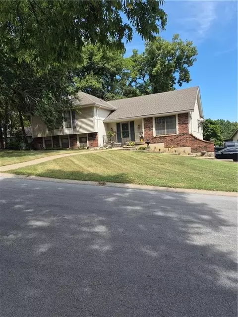 Exterior - 18500 E 27th St, Independence, MO 64057 photo 2 of 14