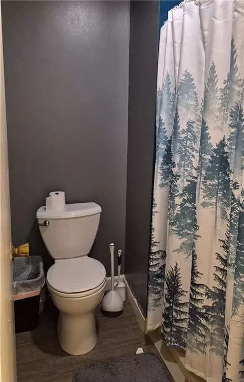 Bath - 18500 E 27th St, Independence, MO 64057 photo 1 of 3