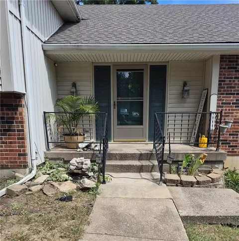 Exterior - 18500 E 27th St, Independence, MO 64057 photo 4 of 14