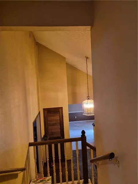 Entry Way - 18500 E 27th St, Independence, MO 64057 photo 3 of 6