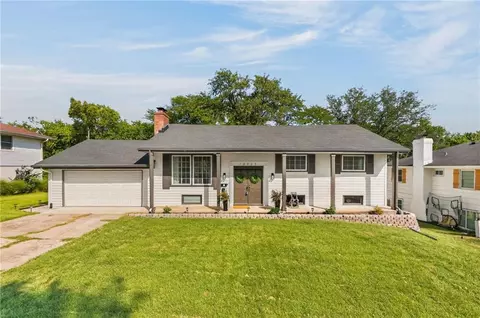 10923 Myrtle Ave, Kansas City, MO 64137