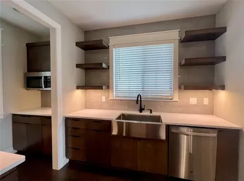 Kitchen - 406 Stoneridge Dr, Lawrence, KS 66049 photo 3 of 4