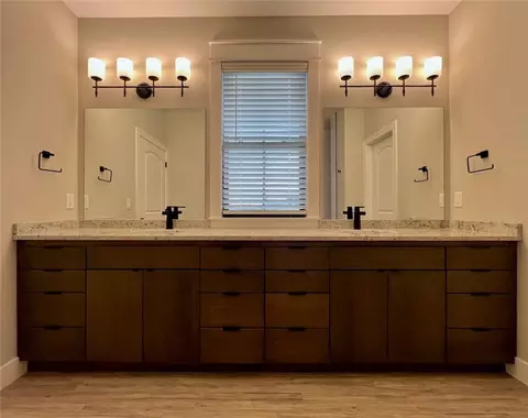 Bath - 406 Stoneridge Dr, Lawrence, KS 66049 photo 2 of 4