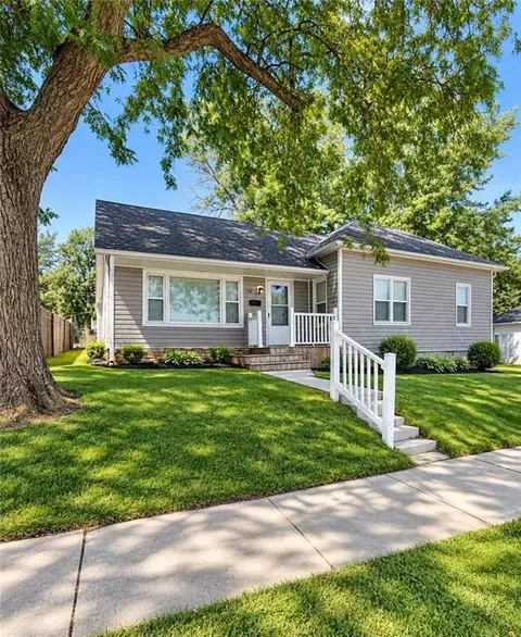 714 N Buchanan St, Maryville, MO 64468