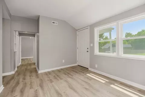 Entry Way - 10522 E 6th St, Independence, MO 64053 photo 1 of 5