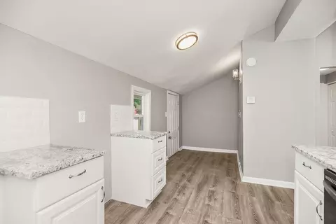 Entry Way - 10522 E 6th St, Independence, MO 64053 photo 2 of 5
