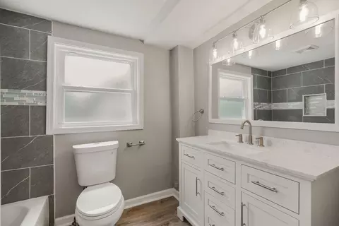 Bath - 10522 E 6th St, Independence, MO 64053 photo 1 of 2