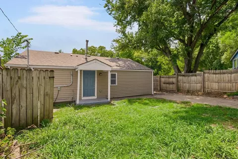 Exterior - 10522 E 6th St, Independence, MO 64053 photo 5 of 5