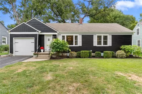8425 Ward Parkway Plz, Kansas City, MO 64114