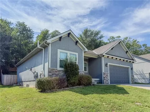 Exterior - 19557 E 14th N St, Independence, MO 64056 photo 6 of 8