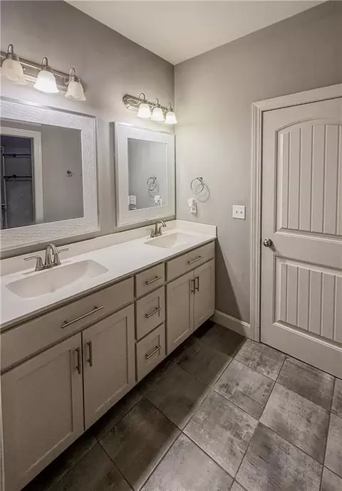 Bath - 19557 E 14th N St, Independence, MO 64056 photo 2 of 5