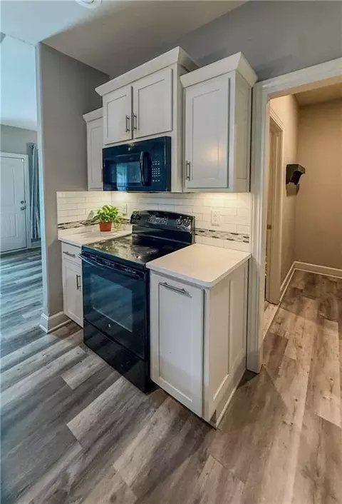Kitchen - 19557 E 14th N St, Independence, MO 64056 photo 4 of 8