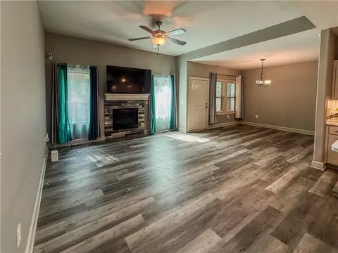 Living - 19557 E 14th N St, Independence, MO 64056 photo 6 of 8