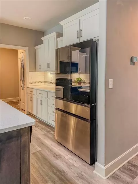 Kitchen - 19557 E 14th N St, Independence, MO 64056 photo 2 of 8