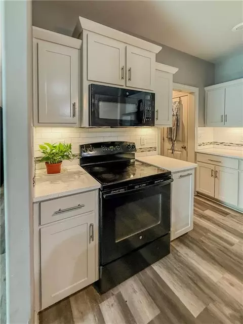 Kitchen - 19557 E 14th N St, Independence, MO 64056 photo 1 of 8