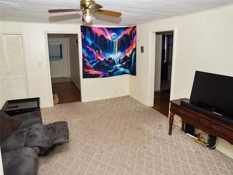Living - 414 Broad St, Warrensburg, MO 64093 photo 1 of 2