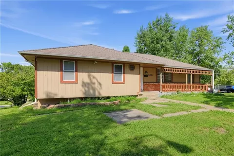 9816 Bellaire St, Kansas City, MO 64134