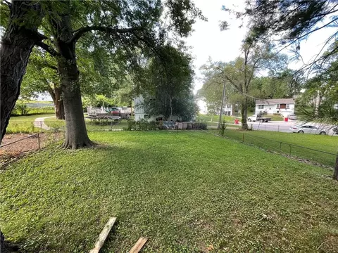 Exterior - 18904 E Arrowhead Dr, Independence, MO 64056 photo 2 of 3
