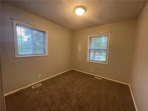 Bedroom - 18904 E Arrowhead Dr, Independence, MO 64056 photo 4 of 5