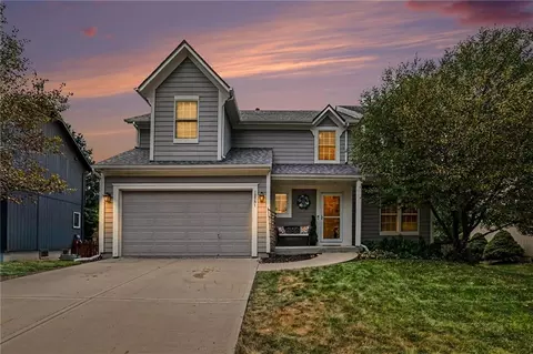 13751 W 158th St, Olathe, KS 66062