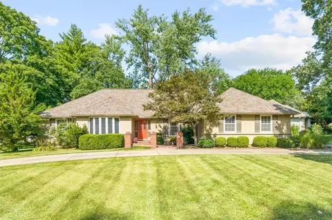 8124 Granada Rd, Prairie Village, KS 66208