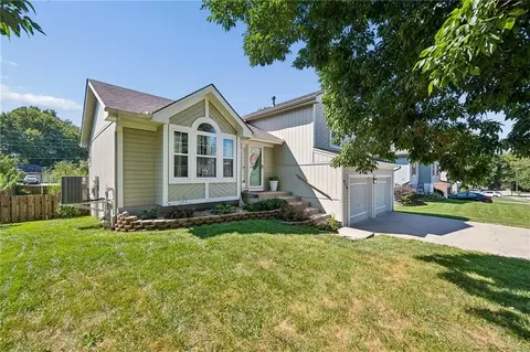 819 NE 116th Ter, Kansas City, MO 64155