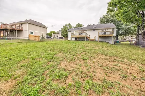 Exterior - 1105 Brookside Pl, Raymore, MO 64083 photo 9 of 10